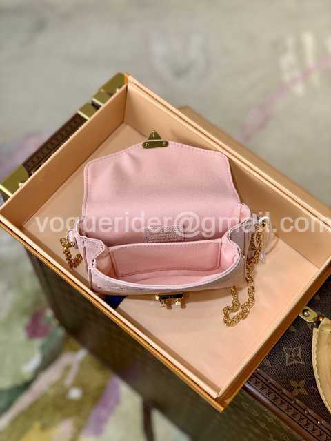 DE10023 LV Chain Bag DE10023 LV Chain Bag