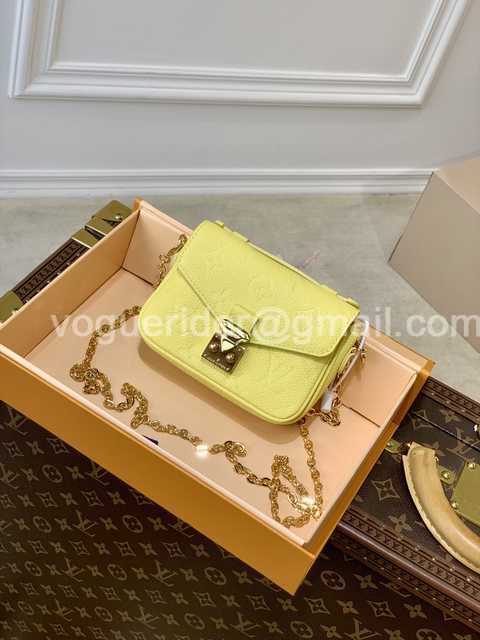 DE10023 LV Chain Bag DE10023 LV Chain Bag