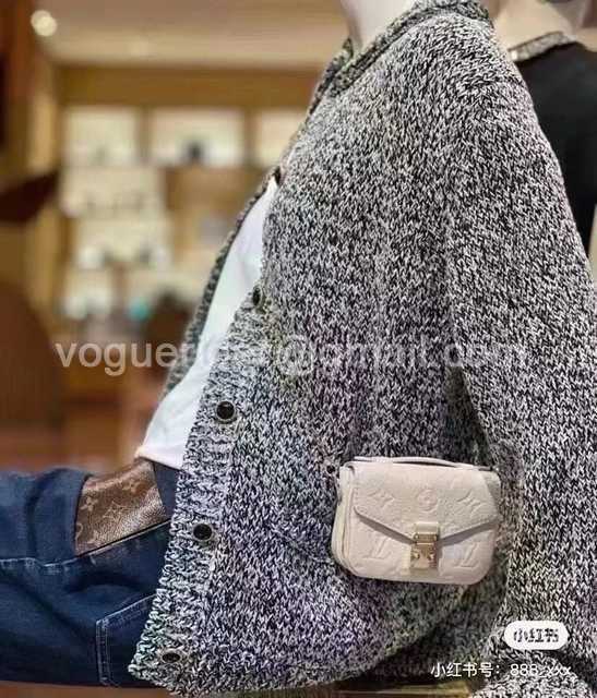 DE10023 LV Chain Bag DE10023 LV Chain Bag