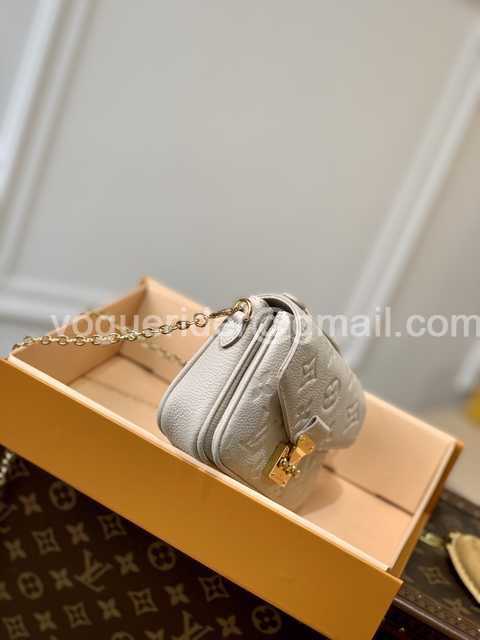 DE10023 LV Chain Bag DE10023 LV Chain Bag
