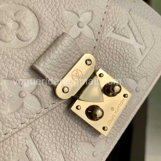 DE10023 LV Chain Bag DE10023 LV Chain Bag