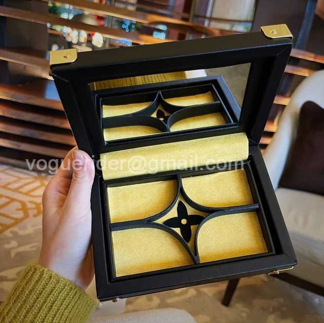 DE10025 LV Jewelry Case DE10025 LV Jewelry Case