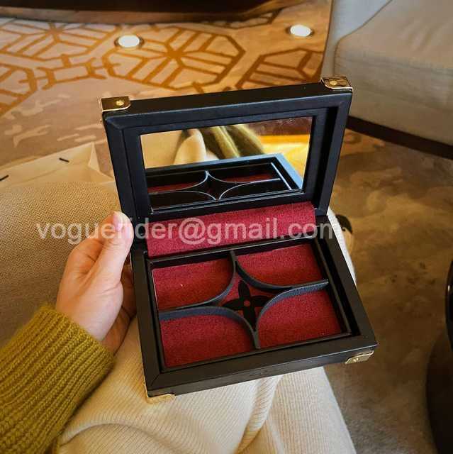 DE10025 LV Jewelry Case DE10025 LV Jewelry Case